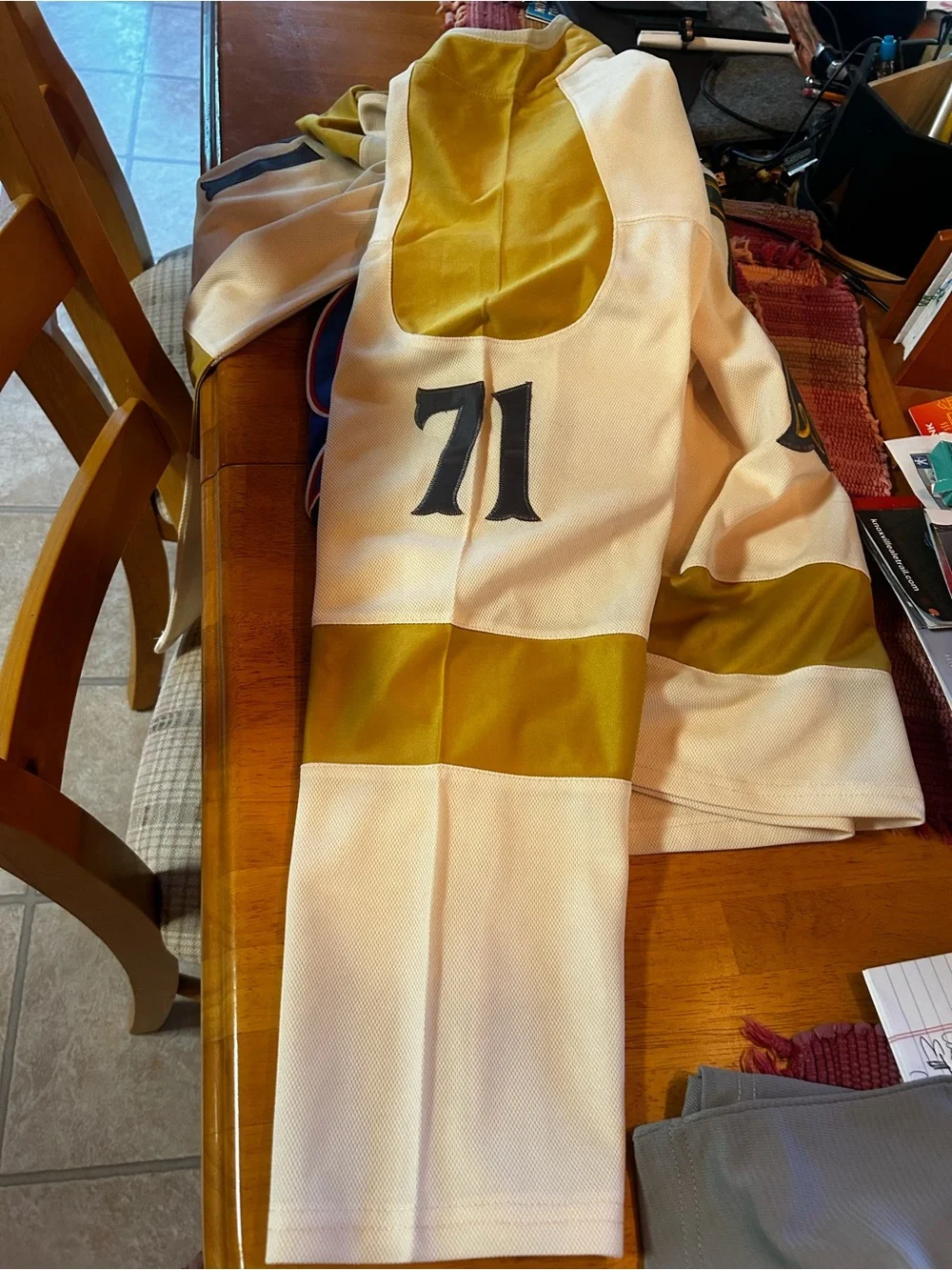 NEW Rare & Unique adidas NHL Gold & Creme Hockey Jersey Vegas #71 Karlsson Large